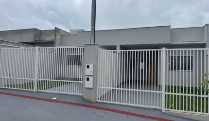 Linda Casa NOva de 2 quartos ótimo preço