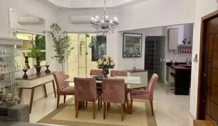 Casa com 3 quartos à venda, 200 m² por R$ 950.000 - Vila Miranda - Sumaré/SP