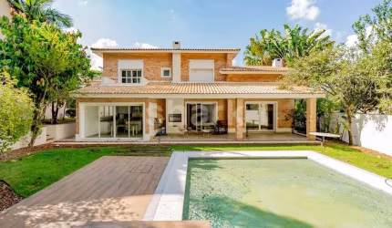 Casa para venda por R$ 7.000.000,00 ou locação por R$ 30.000,00/mês em Alphaville,  Barueri-SP