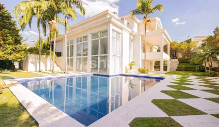 Casa à venda por R$ 18.000.000,00 em ou locação R$165.000,00 em Alphaville, Barueri - SP