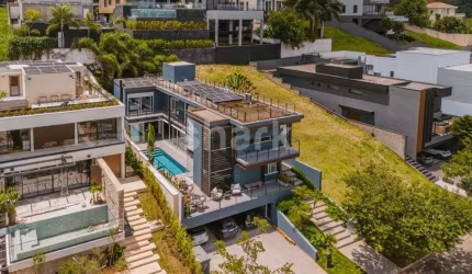 Casa à venda e locação em  Alphaville, Santana de Parnaíba, SP