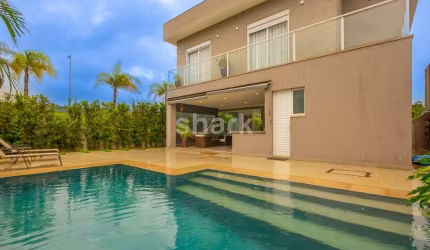 Casa para venda por R$ 4.500.000,00 em Alphaville, Santana de Parnaíba-SP