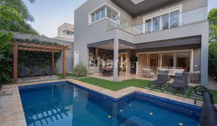 Casa à venda em Alphaville, Santana de Parnaíba - SP