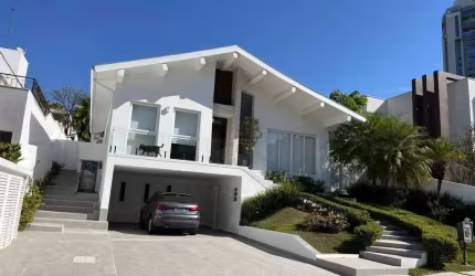 Casa para venda por R$ 5.650.000,00 em Alphaville, Barueri - SP
