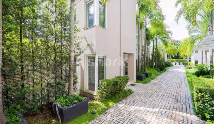 Casa à venda por R$ 6.000.000,00 no Jardim Everest, São Paulo, SP