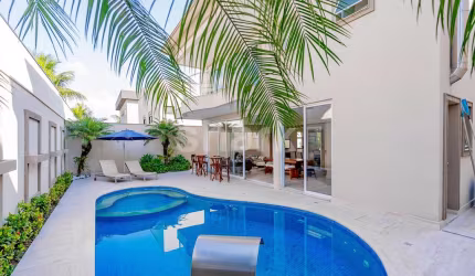 Casa à venda por R$ 5.700.000,00 em Alphaville, Santana de Parnaíba, SP