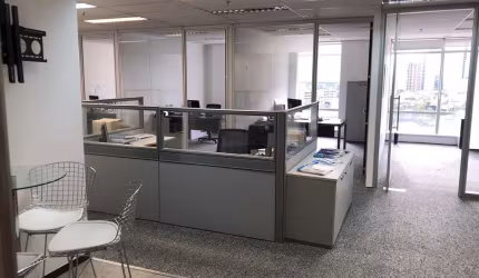 Sala comercial conjugada a venda por R$ 584.220,00 em Alphaville- SP