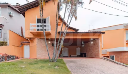 Casa para venda e locação em Alphaville, Santana de Parnaíba-SP