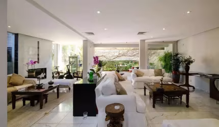 Casa à venda por R$ 5.700.000,00 no Jardim Europa, São Paulo, SP
