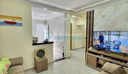 Casa com 3 dorms, Ocian, Praia Grande - R$ 950 mil, Cod: 4720