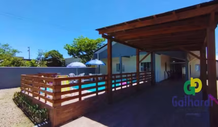 Casa com 2 dormitórios sendo 1 suíte à venda, 116 m² por R$ 680.000 - Paese - Itapoá/SC