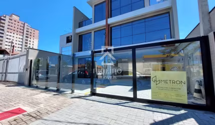Sala comercial para alugar na Rua Veríssimo Marques, 1279, Centro, São José dos Pinhais por R$ 5.000