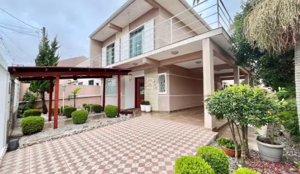 Casa com 3 quartos à venda na Rua dos Sabiás, 323, Aviação, São José dos Pinhais por R$ 900.000