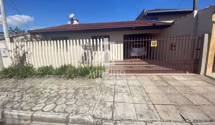 Casa com 3 quartos à venda na Paulo Vaccari, 388, Cruzeiro, São José dos Pinhais por R$ 520.000