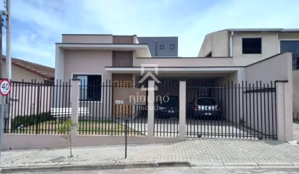 Casa com 3 quartos à venda na Rua Benjamin Palu, 196, Santo Antônio, São José dos Pinhais por R$ 679.000