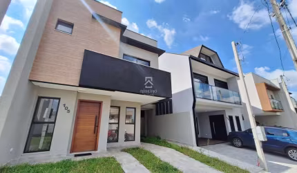 Casa com 3 quartos à venda na Rua Regina Stuzinski Ramos, 40, Costeira, São José dos Pinhais por R$ 749.000