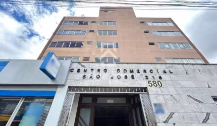 Sala comercial para alugar na Rua Doutor Marcelino Nogueira, 580, Centro, São José dos Pinhais por R$ 2.300