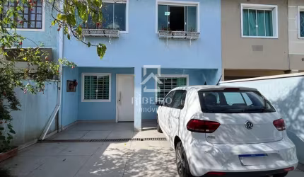 Casa com 4 quartos à venda na Avenida Marechal Floriano Peixoto, 11071, Boqueirão, Curitiba por R$ 450.000