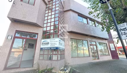 Sala comercial para alugar na Rua Marechal Deodoro da Fonseca, 600, Centro, São José dos Pinhais por R$ 5.000