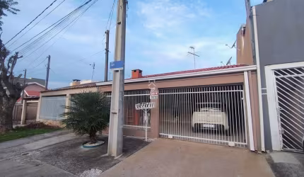 Casa com 2 quartos para alugar na Rua Lapa, 387, Cruzeiro, São José dos Pinhais por R$ 2.200