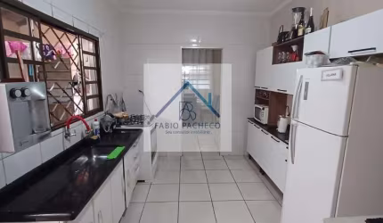 Casa para Venda em Ribeirão Preto, Jardim Helena, 3 dormitórios, 1 banheiro, 2 vagas