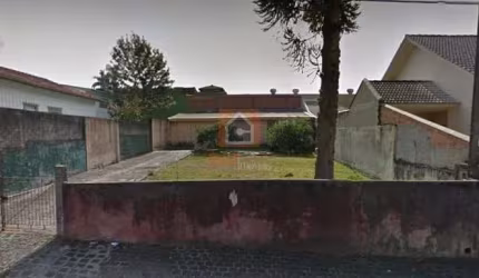 Terreno à meia quadra da Avenida Monteiro Lobato em Jardim Carvalho