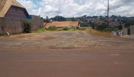 Terreno de esquina à venda em Colônia Dona Luiza
