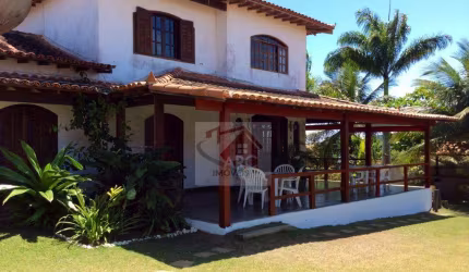 Casa Duplex para Venda em Armação dos Búzios, Ferradura, 5 dormitórios, 2 suítes, 3 banheiros, 2 vagas