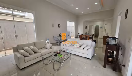 Casa em condomínio fechado com 3 quartos à venda na Affonso José Aiello, 14100, Residencial Villaggio II, Bauru por R$ 1.750.000
