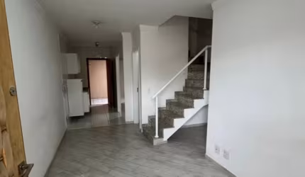 Belíssimo Sobrado Triplex em Condomínio Fechado – Penha