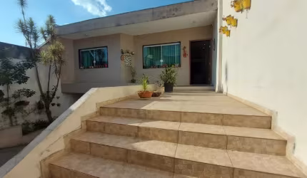 Casa à Venda com 287m² 3 Quartos 3 Banheiros e 14 Vagas Vila Matilde