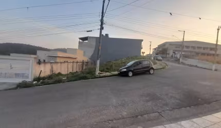 Ótimo terreno de esquina