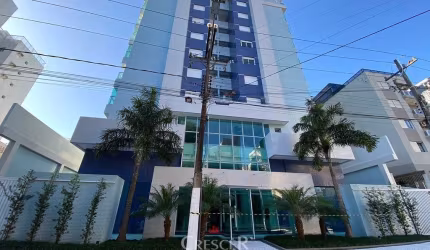Apartamento a venda em Caiobá com 03 dormitórios.
