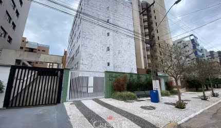Cobertura duplex a venda em Caiobá.