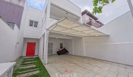 Amplo sobrado com piscina em Caiobá!