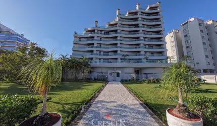 Apartamento com 03 quartos quadra mar em Caiobá!