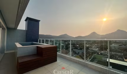 Cobertura duplex com piscina em Caiobá!