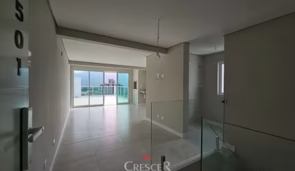 Cobertura duplex NOVA com 03 quartos em Caiobá.