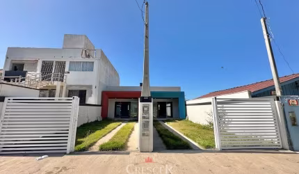 Casas a poucas quadras do Mar em Matinhos