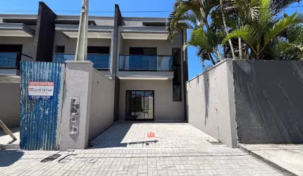 Sobrados com 2 quartos a venda em Matinhos