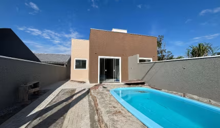 Casa com 03 dormitórios para venda em Matinhos