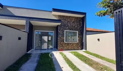 Casa com 03 quartos a venda em Pontal do Paraná