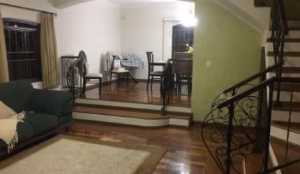 Casa com 3 quartos à venda na Vila Galvão, Jundiaí , 311 m2 por R$ 1.060.000