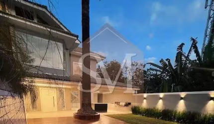 Excelente Casa Tríplex na Barra da Tijuca, 4 Quartos, 2 Suítes,1 master com closet, 362 m² área construída..