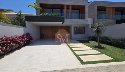 Imponente Casa Triplex de 5 Quartos na Barra da Tijuca - Rio Mar: 4 Suítes, 2 Salas, 7 Banheiros, 2 Vagas, 460m²Área!
