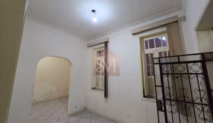 Casa à venda no Engenho de Dentro - RJ: 3 quartos, 1 suíte, 2 salas, 3 banheiros, 1 vaga de garagem - Oportunidade!