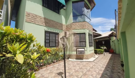Casa á venda  Anil  -  Duplex de 311,00 m² , 5 dormitórios sendo 4 suítes .