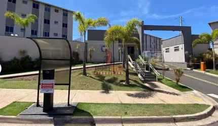Apto 2 dorms, com quintal