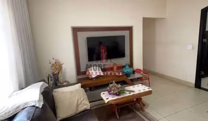 Oportunidade Única! Casa de Esquina com Potencial Comercial