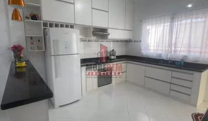 Bela casa na região da Paulista,  com 03 dorms, 01 suíte, escritório e 03 vagas